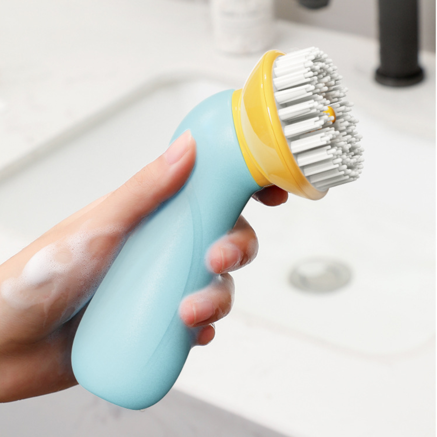 New Hand-held Pet Bath Brush
